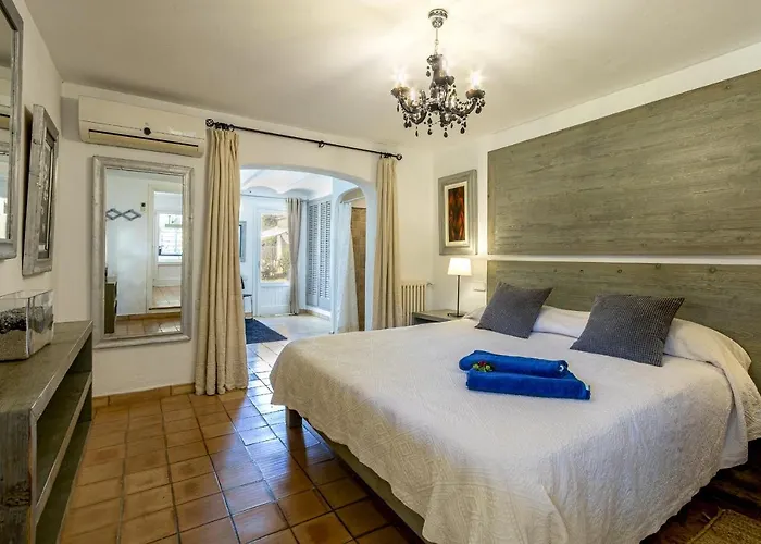 Villa La Vinyeta By Homevillas360